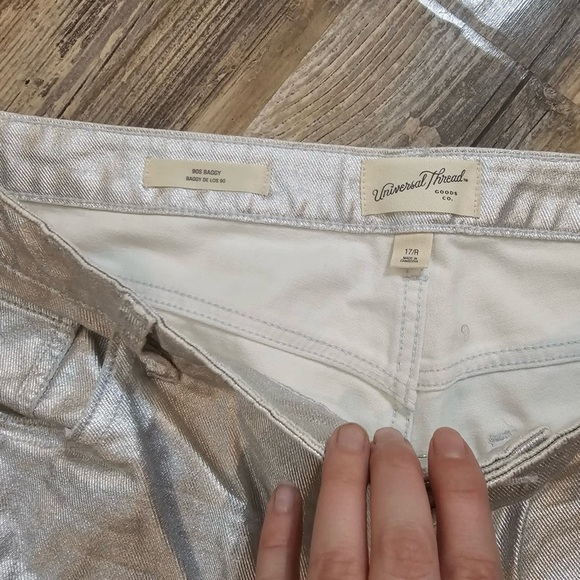 Women's 17/R Silver Metallic 90's Baggy Wide Leg Button Jeans Universal Thread - Picture 4 of 7